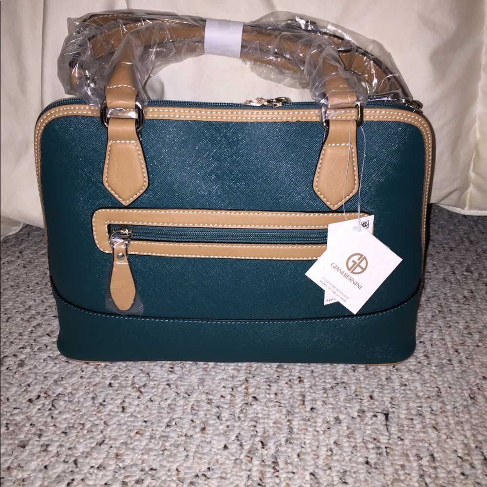 Giani Bernini Saffiano Womens Bag NWT